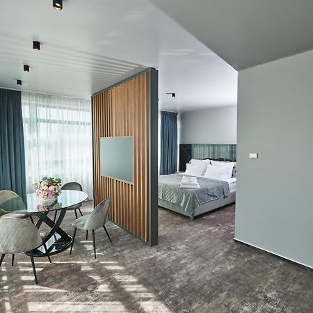 Hotel Emd Bacau Exterior photo