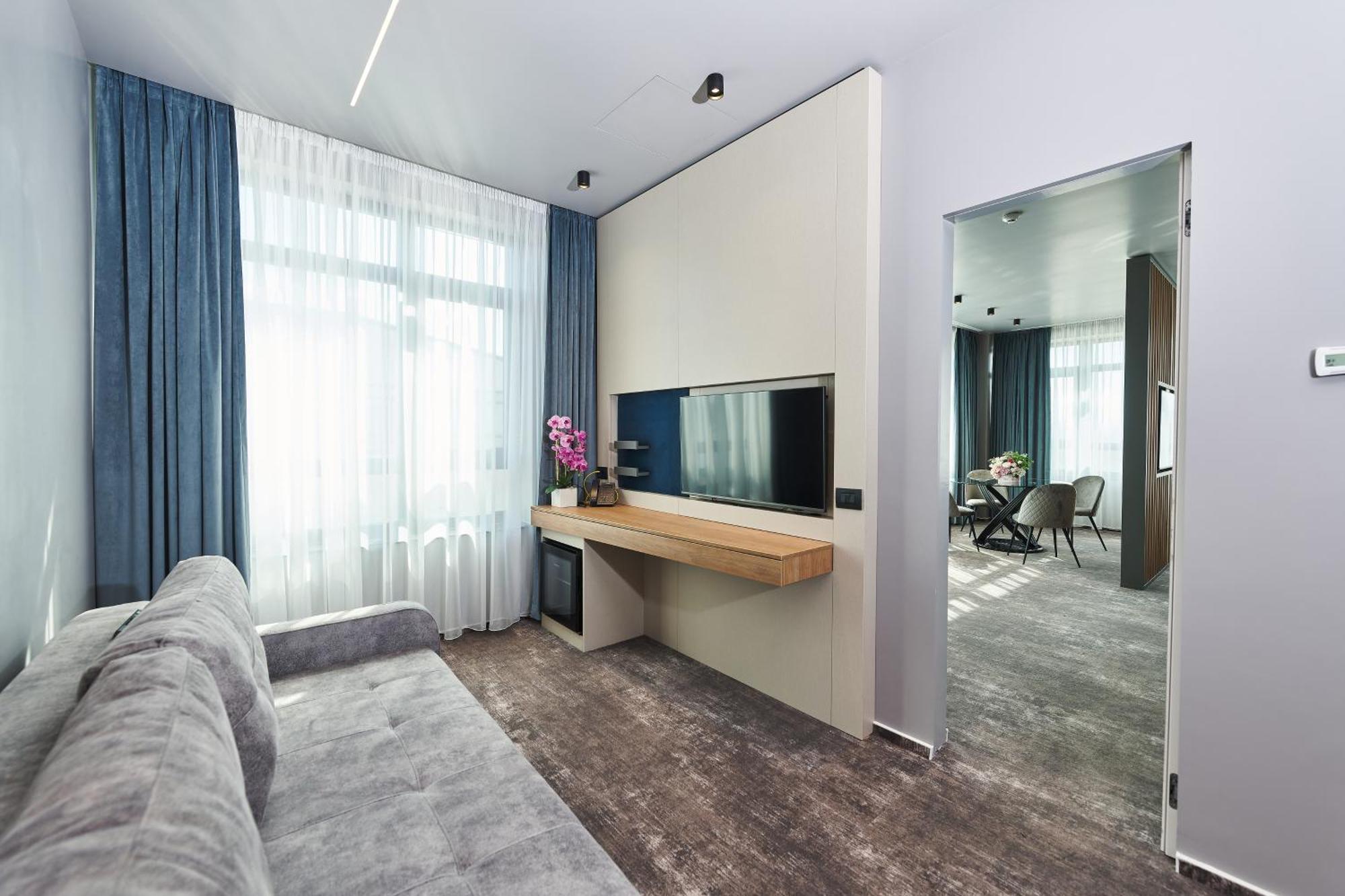 Hotel Emd Bacau Exterior photo