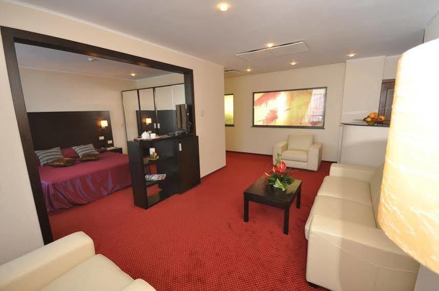 Hotel Emd Bacau Exterior photo